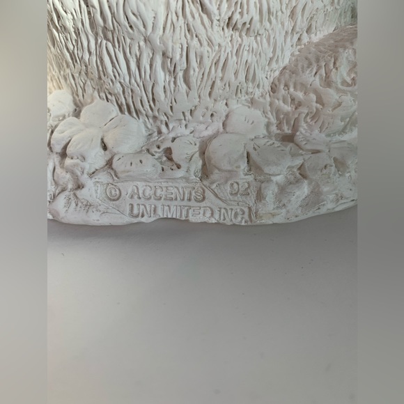 Vintage 1992 Accents Unlimited Bunny & Basket in Clover Unpainted Ceramic - Picture 5 of 8